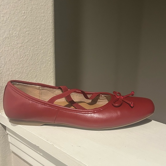 dv By Dolce Vita Maysa Women’s Red Mary Jane - Ballet Flat Slip On Size 8 - Picture 2 of 9